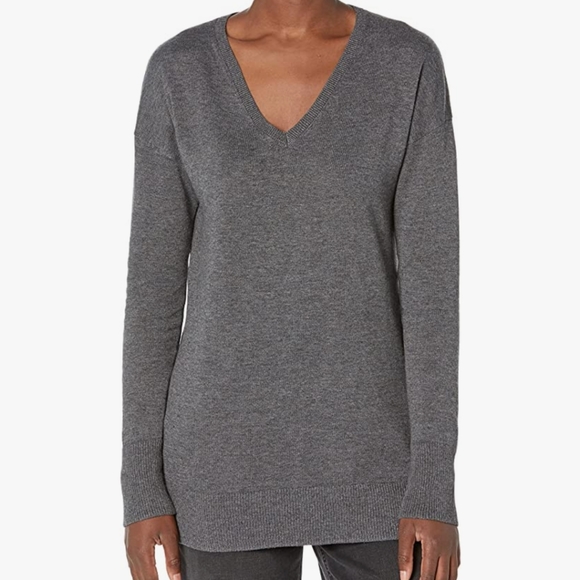 ❗❗3/$20 H&M Grey V neck long sweater - Picture 1 of 2